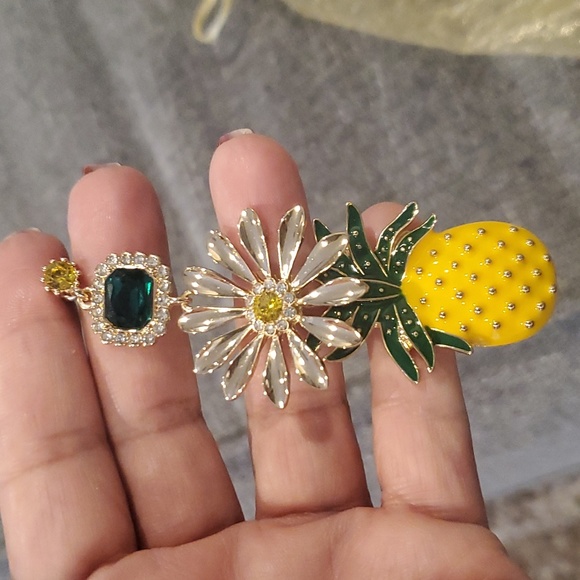 Pineapple earrings - Picture 2 of 5